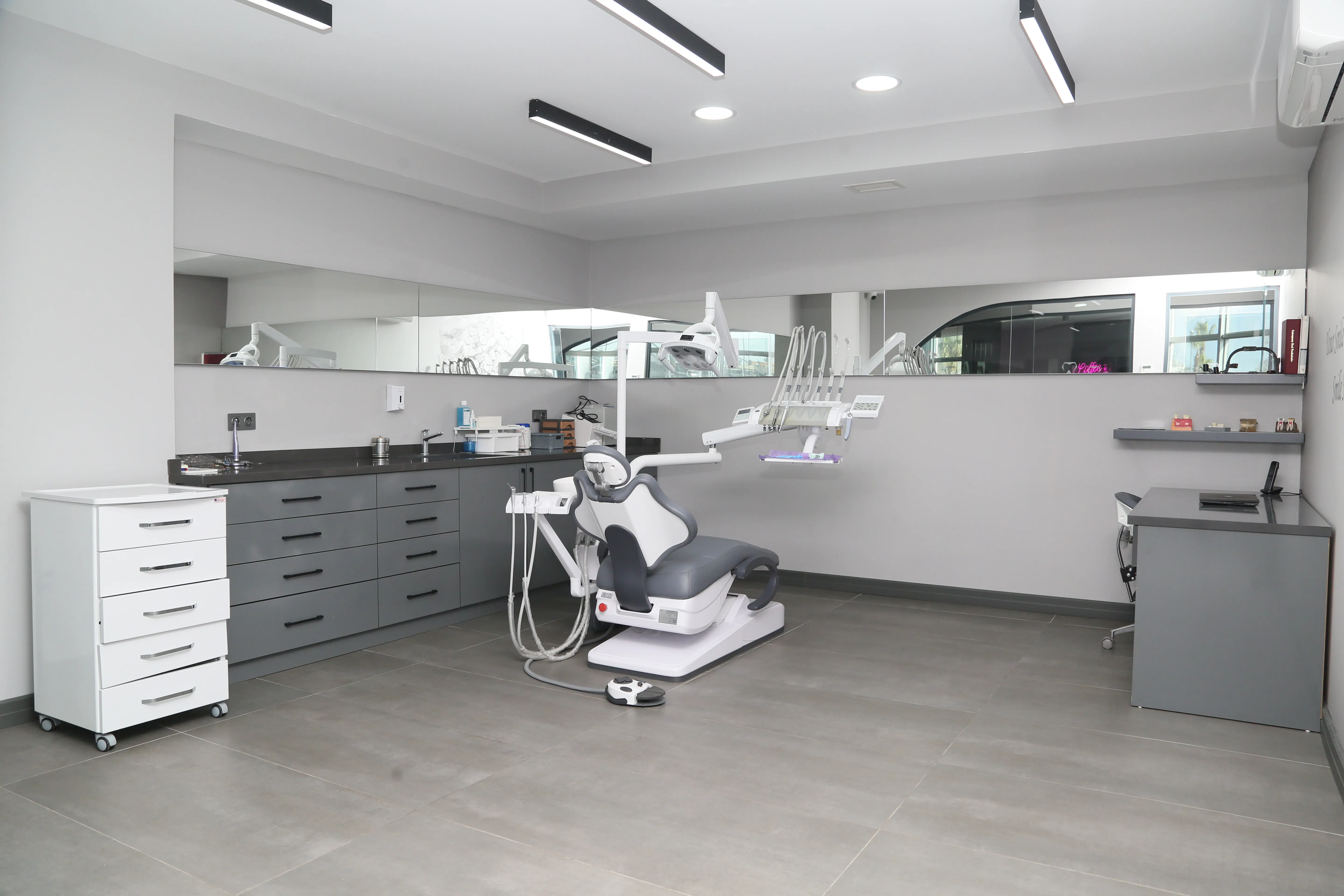 Dentoper Antalya clinic interior
